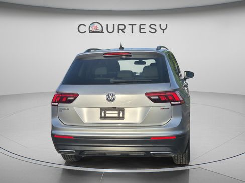 Used 2019 Volkswagen Tiguan SE AWD/4WD image 6