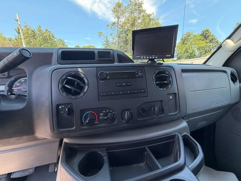 Used 2016 Ford E-350 and Econoline 350 Super Duty w/ Power Windows & Locks Group RWD image 14