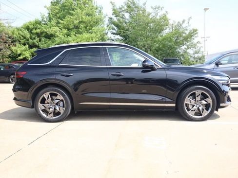 Used 2023 Genesis Electrified GV70 AWD/4WD image 4