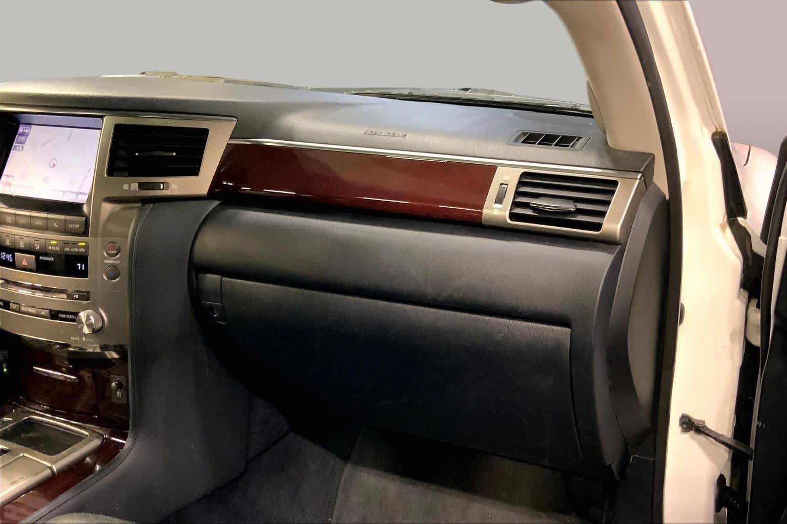 Used 2013 Lexus LX 570 4WD image 19