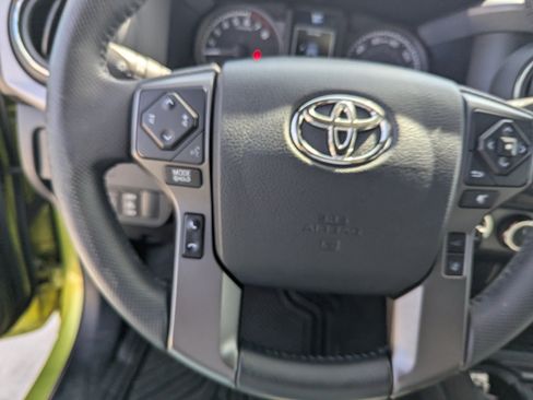 Used 2023 Toyota Tacoma TRD Off-Road AWD/4WD image 15