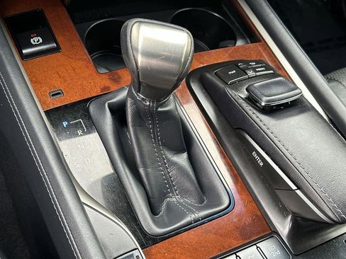 Used 2019 Lexus LX 570 4WD image 18