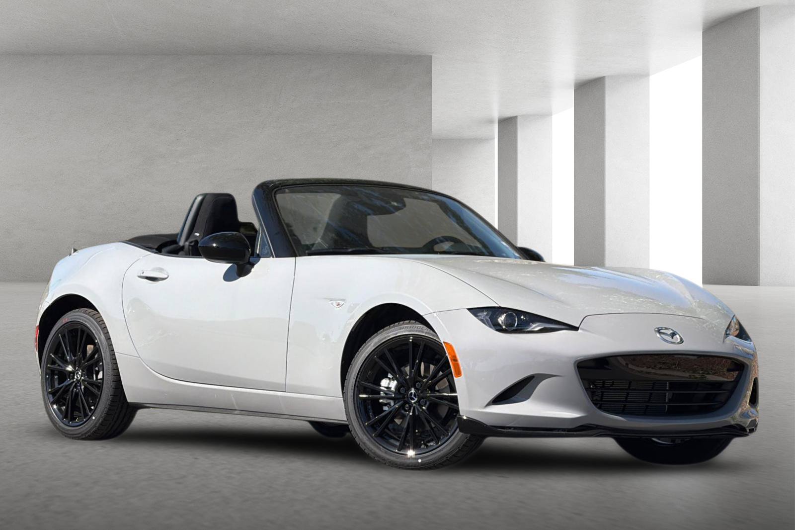 New 2026 MAZDA MX-5 Miata Club w/ Interior Package RWD image 2
