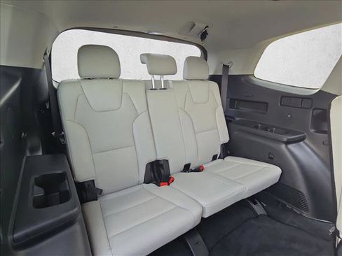 Used 2025 Kia Telluride S FWD image 19