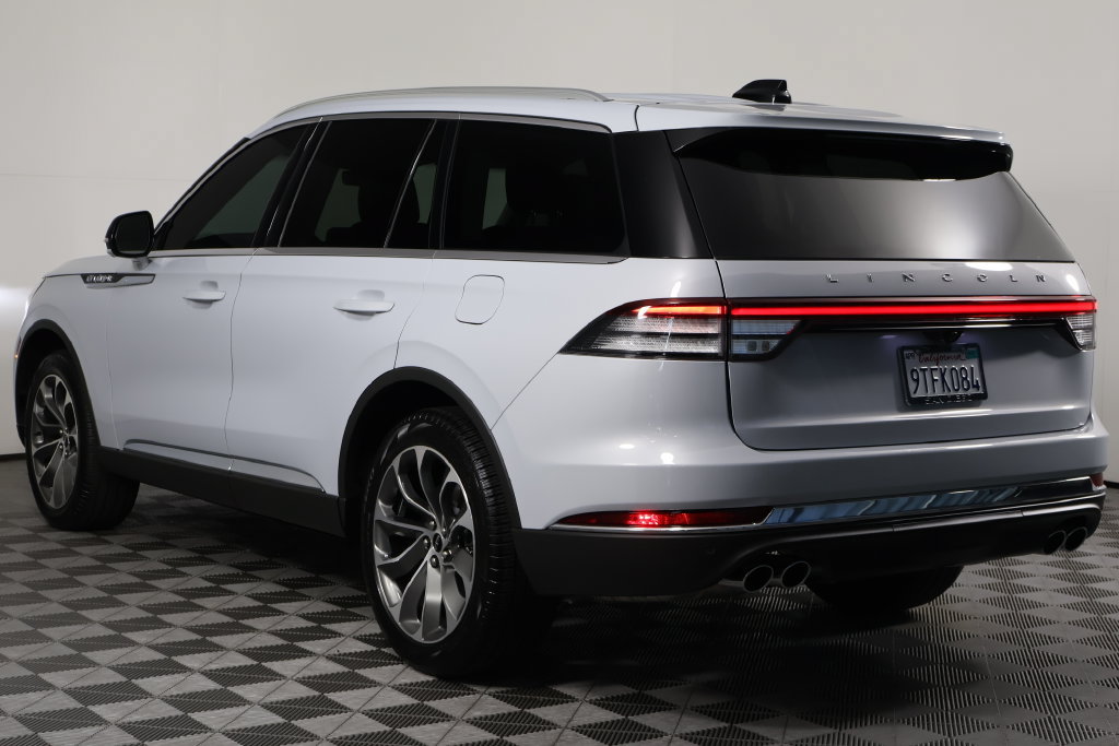Used 2025 Lincoln Aviator Reserve AWD/4WD image 6