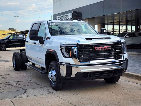 New 2026 GMC Sierra 3500 Pro w/ Convenience Package image 1