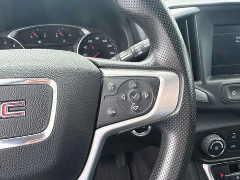 Used 2022 GMC Terrain SLE w/ Elevation Edition image 29