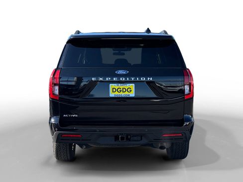 Used 2025 Ford Expedition Active image 4