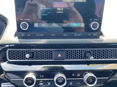 Used 2023 Honda Civic Sport image 9