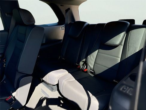 New 2025 Mercedes-Benz GLS 580 4MATIC image 24