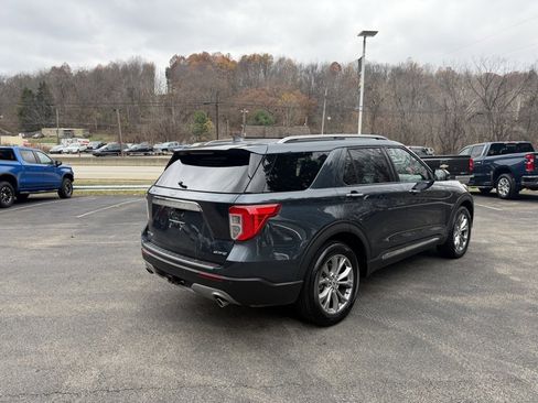 Used 2022 Ford Explorer Limited w/ Equipment Group 301A image 3