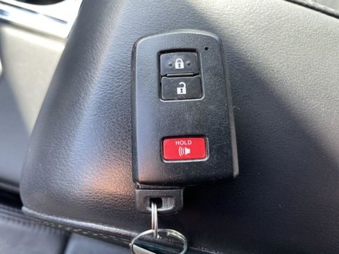 Used 2020 Toyota Tundra Platinum image 27