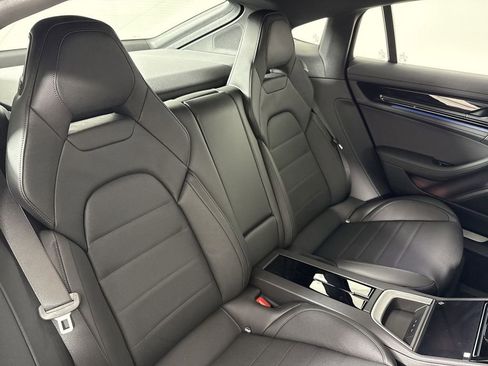 New 2026 Porsche Panamera image 23