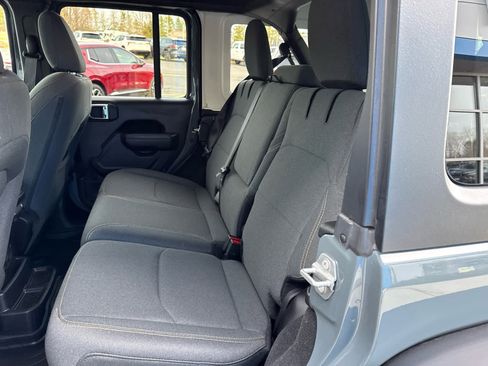 Used 2025 Jeep Wrangler Willys AWD/4WD image 17