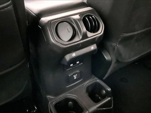 Used 2021 Jeep Wrangler Unlimited Rubicon AWD/4WD image 30