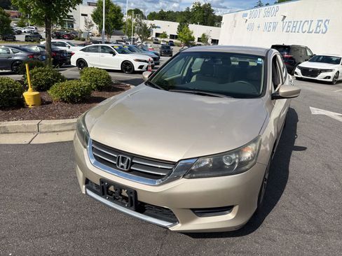 Used 2014 Honda Accord LX image 4