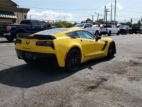 Used 2015 Chevrolet Corvette Z06 w/ 3LZ Preferred Equipment Group image 8