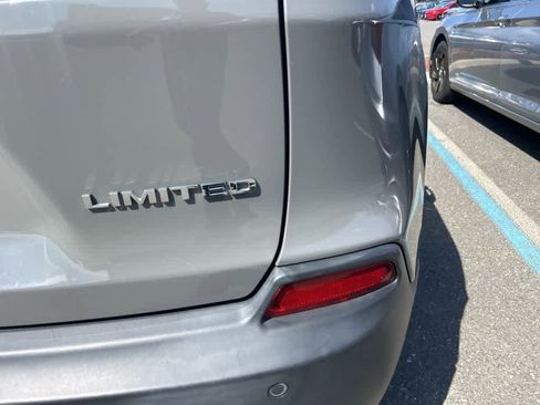 Used 2021 Jeep Cherokee Limited w/ Elite Package image 5