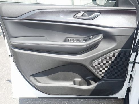 Used 2023 Jeep Grand Cherokee Altitude image 15