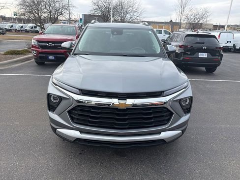 Used 2025 Chevrolet TrailBlazer LT w/ Driver Confidence Package AWD/4WD image 8