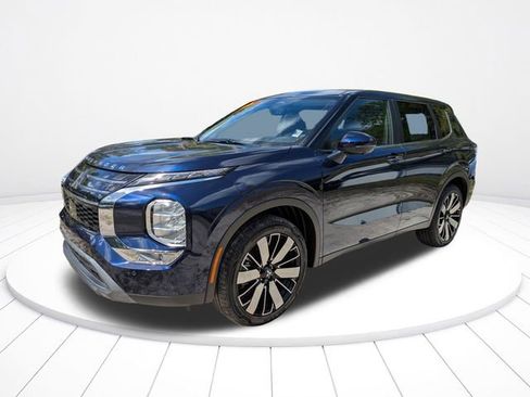 New 2026 Mitsubishi Outlander SE image 8