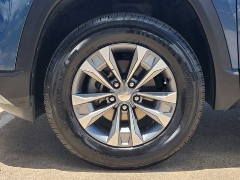 Used 2026 Chevrolet Equinox LT FWD image 10