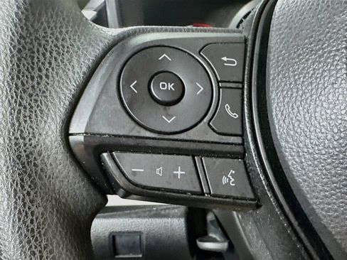 Used 2020 Toyota Corolla LE FWD image 22