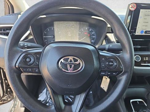 Used 2024 Toyota Corolla LE FWD image 11