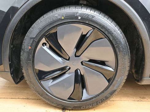 Used 2026 Tesla Model Y Long Range RWD image 11