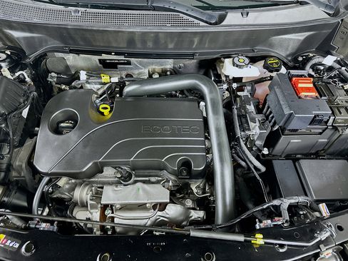 Used 2025 Chevrolet Equinox LT image 32