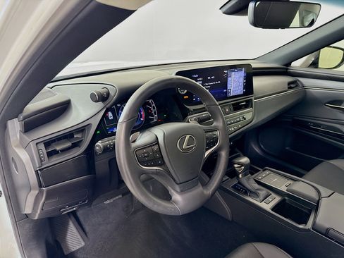 Certified 2022 Lexus ES 350 w/ Premium Package image 9