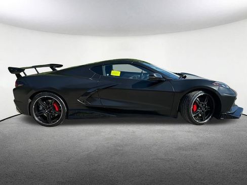 Used 2022 Chevrolet Corvette Stingray Premium Cpe w/ Z51 Performance Package RWD image 14