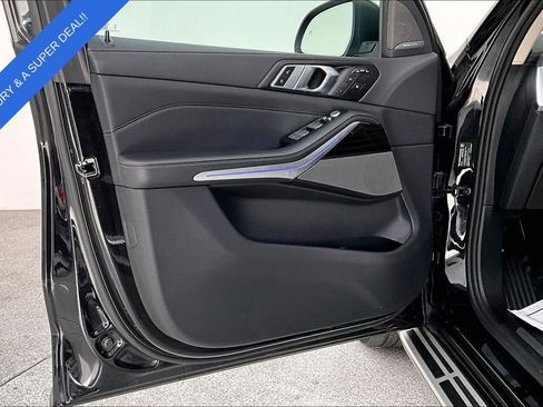 Used 2025 BMW X7 xDrive40i image 24