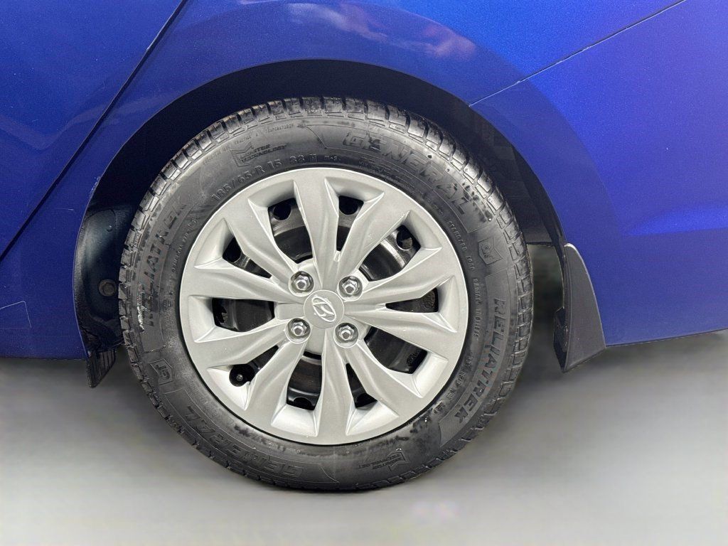 Used 2020 Hyundai Accent SE FWD image 34