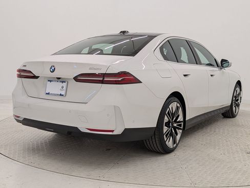 New 2026 BMW 530i xDrive w/ Premium Package AWD/4WD image 9