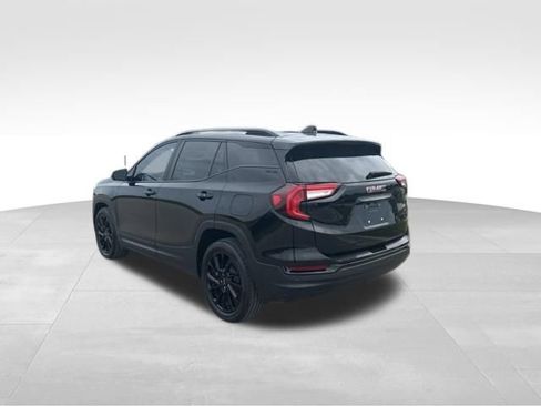 Used 2023 GMC Terrain SLE w/ Driver Convenience Package FWD image 5