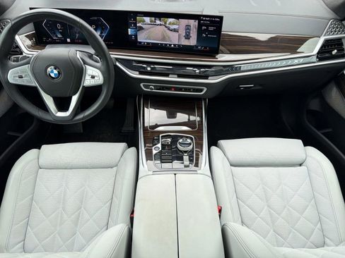 Used 2025 BMW X7 xDrive40i w/ Premium Package AWD/4WD image 17