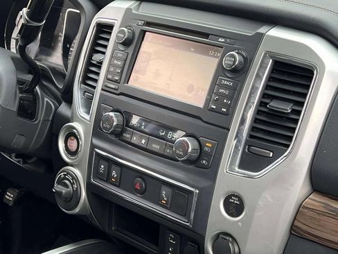 Used 2017 Nissan Titan SL image 34