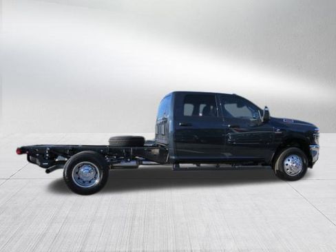New 2026 RAM 3500 Tradesman w/ Chrome Appearance Group image 2