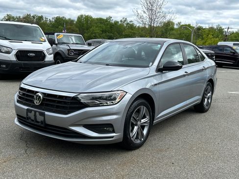 Used 2019 Volkswagen Jetta R-Line w/ R-Line Cold Weather Package FWD image 5
