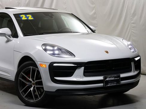 Used 2022 Porsche Macan S AWD/4WD image 2