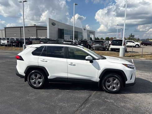 Used 2024 Toyota RAV4 XLE w/ Convenience Package AWD/4WD image 4