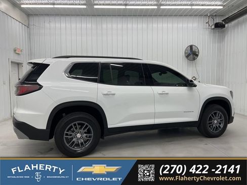 Used 2025 GMC Acadia Elevation FWD image 2
