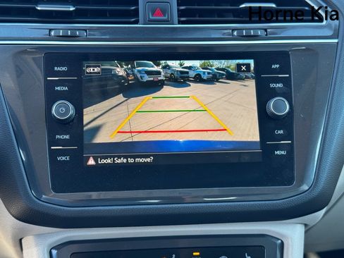 Used 2023 Volkswagen Tiguan SE image 22