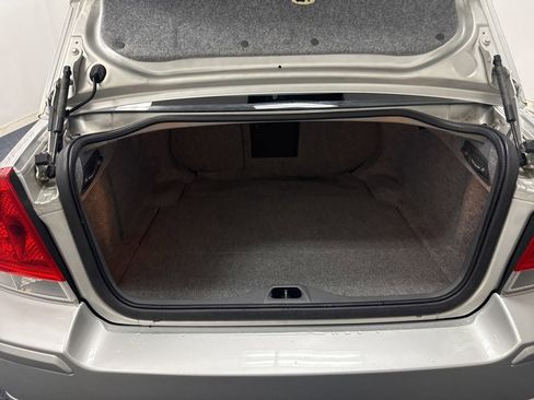 Used 2005 Volvo S60 2.5T AWD/4WD image 17