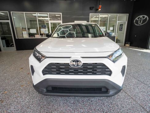 Used 2022 Toyota RAV4 LE FWD image 6