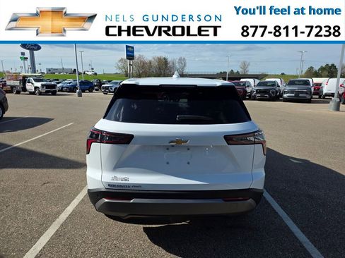New 2026 Chevrolet Equinox LT w/ Convenience Package II AWD/4WD image 6