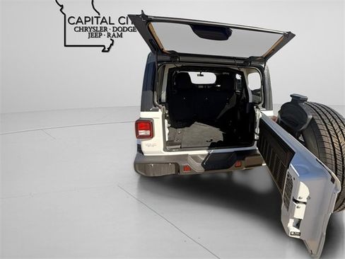 Used 2023 Jeep Wrangler Sahara image 23