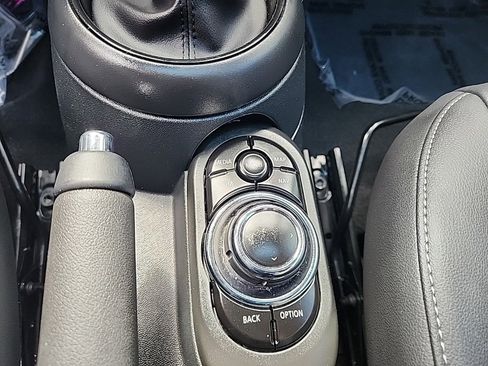 Used 2024 MINI Cooper 2-Door Hardtop image 31
