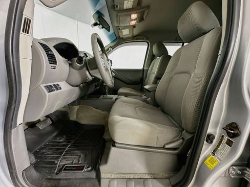 Used 2014 Nissan Frontier SV RWD image 13